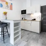 Roomstore Aparthotel 3*